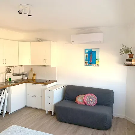 Mirazul Lovely Very 4 Minutes Walk To The Apartment