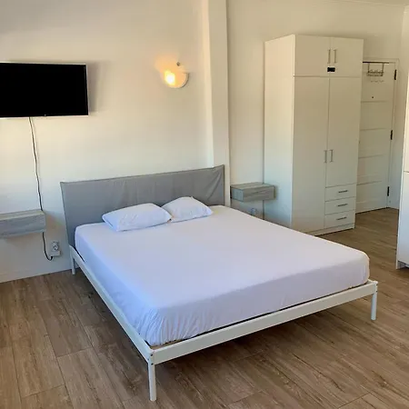 Mirazul - Estudio - 2 Pessoas - 4 Min A Pe Da - Wi-fi E Ac Costa de Caparica