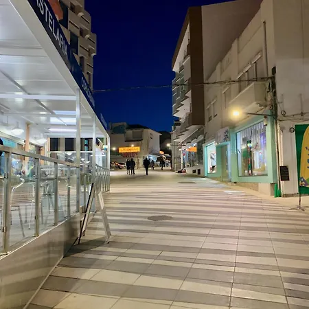 Mirazul - Estudio - 2 Pessoas - 4 Min A Pe Da - Wi-fi E Ac * Costa de Caparica